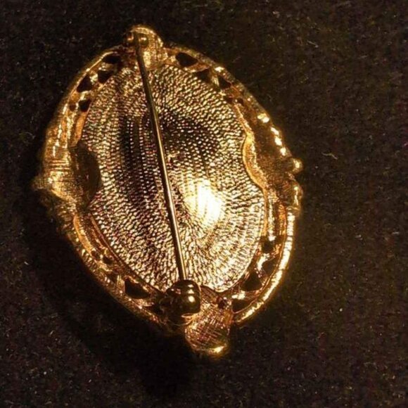 Vintage Rose Brooch & Earrings Avon                   Blue Bin # 68 - Picture 7 of 7